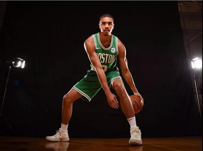 了球迷的目 了球迷的目