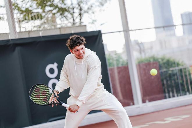 通过惊艳的 通过惊艳的